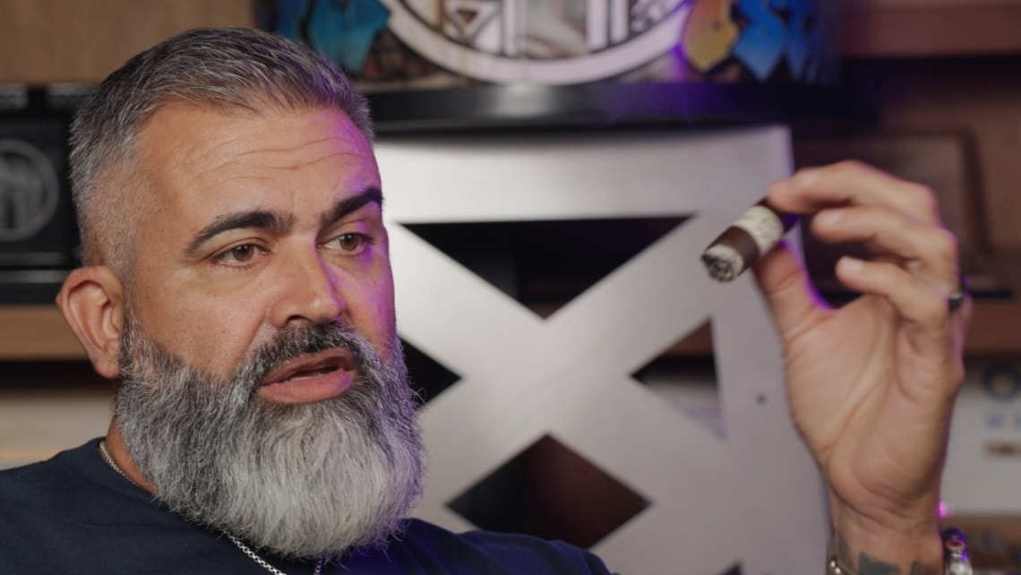 How to Choose, Smoke and Taste notes in a cigar with Willy Herrera