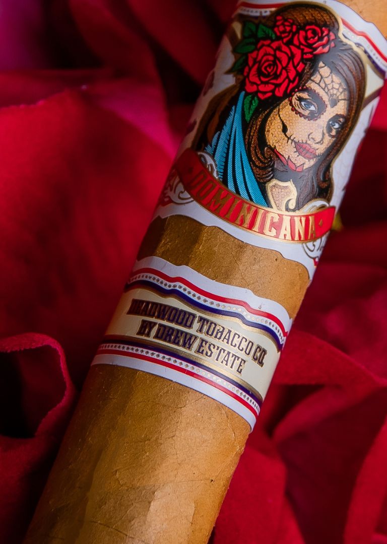 deadwood dominican cigar band close up
